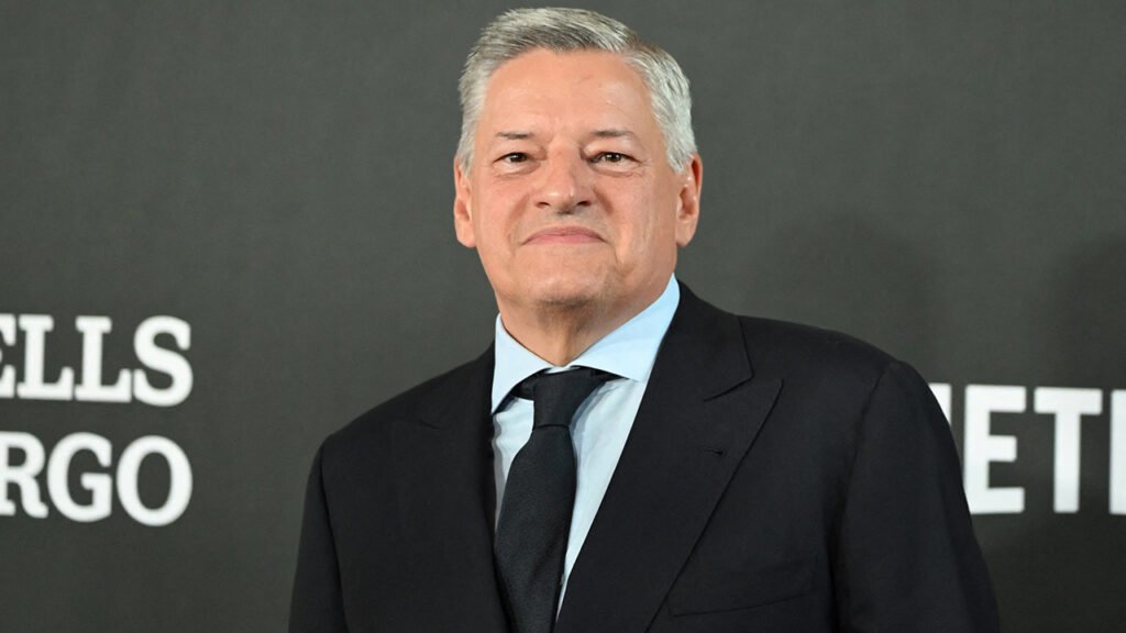 Ted Sarandos revela que a IA já economiza até 20% do orçamento na Netflix, mas ainda falta “alma” às histórias